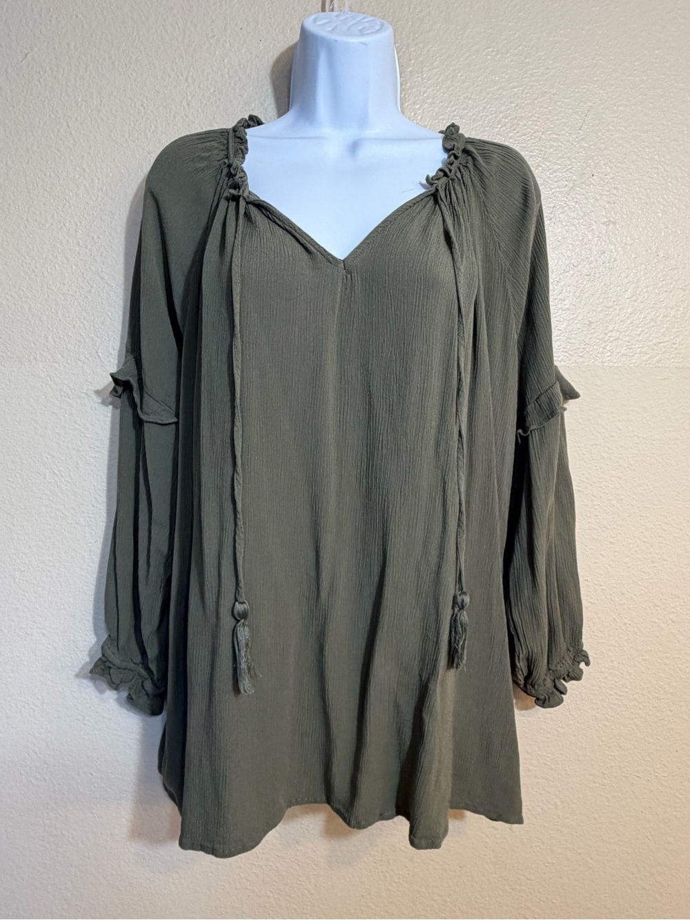 Aveology Women's Olive Green Peasant Blouse with Tassel Ties 18/20